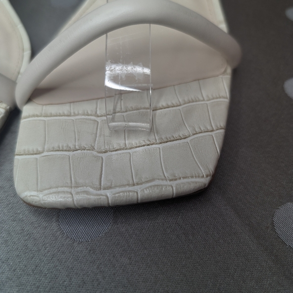 NWT Steve Madden Lilah Strappy Double Band White Croc Heeled Sandals Size 10 - Picture 2 of 6